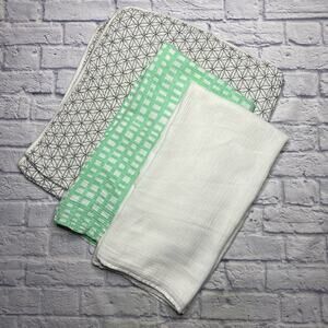 Bundle of 3 Muslin Swaddle/Dual Layer Blankets